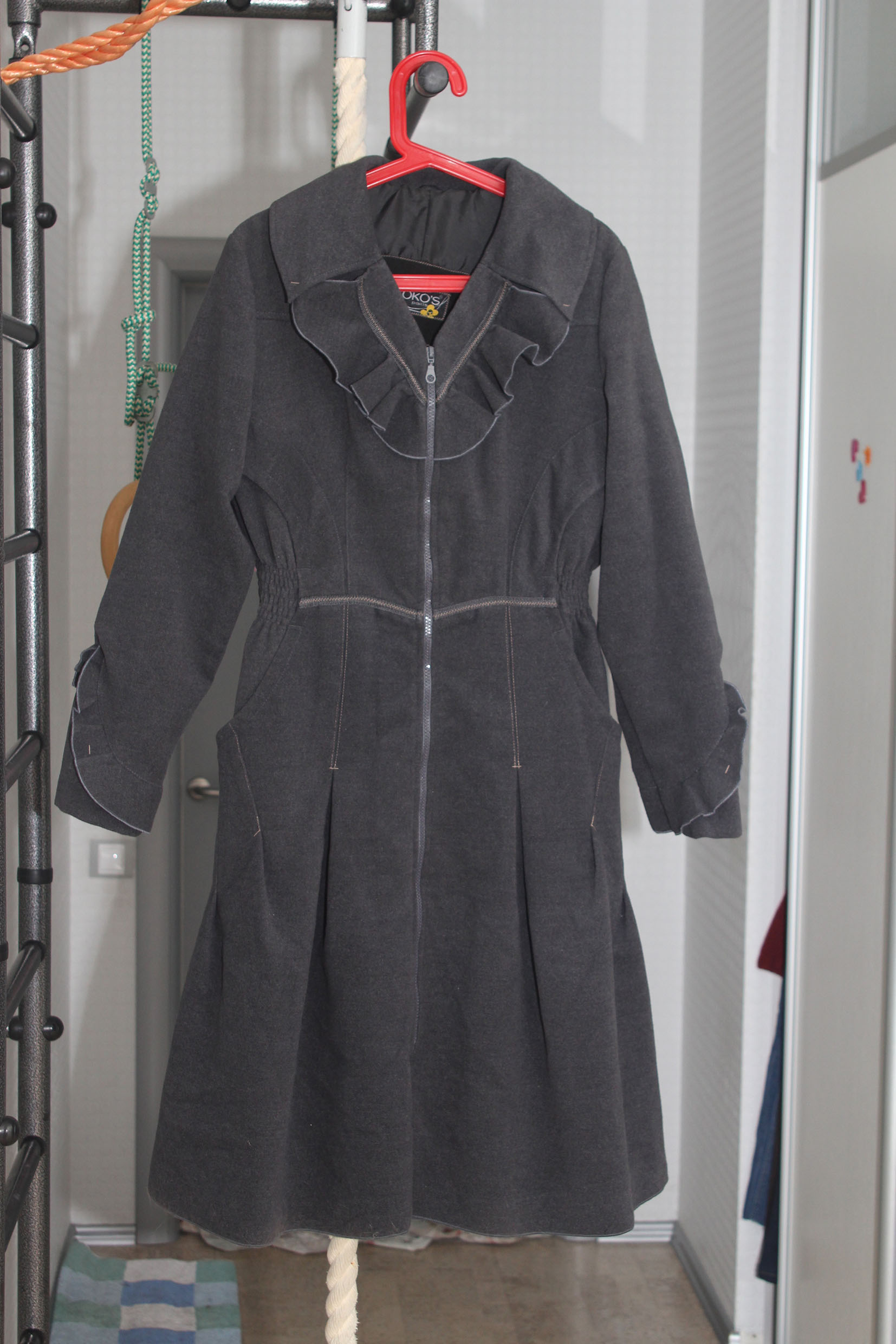 Живое фото плаща от Молинари. ПРИСТРОЕНО