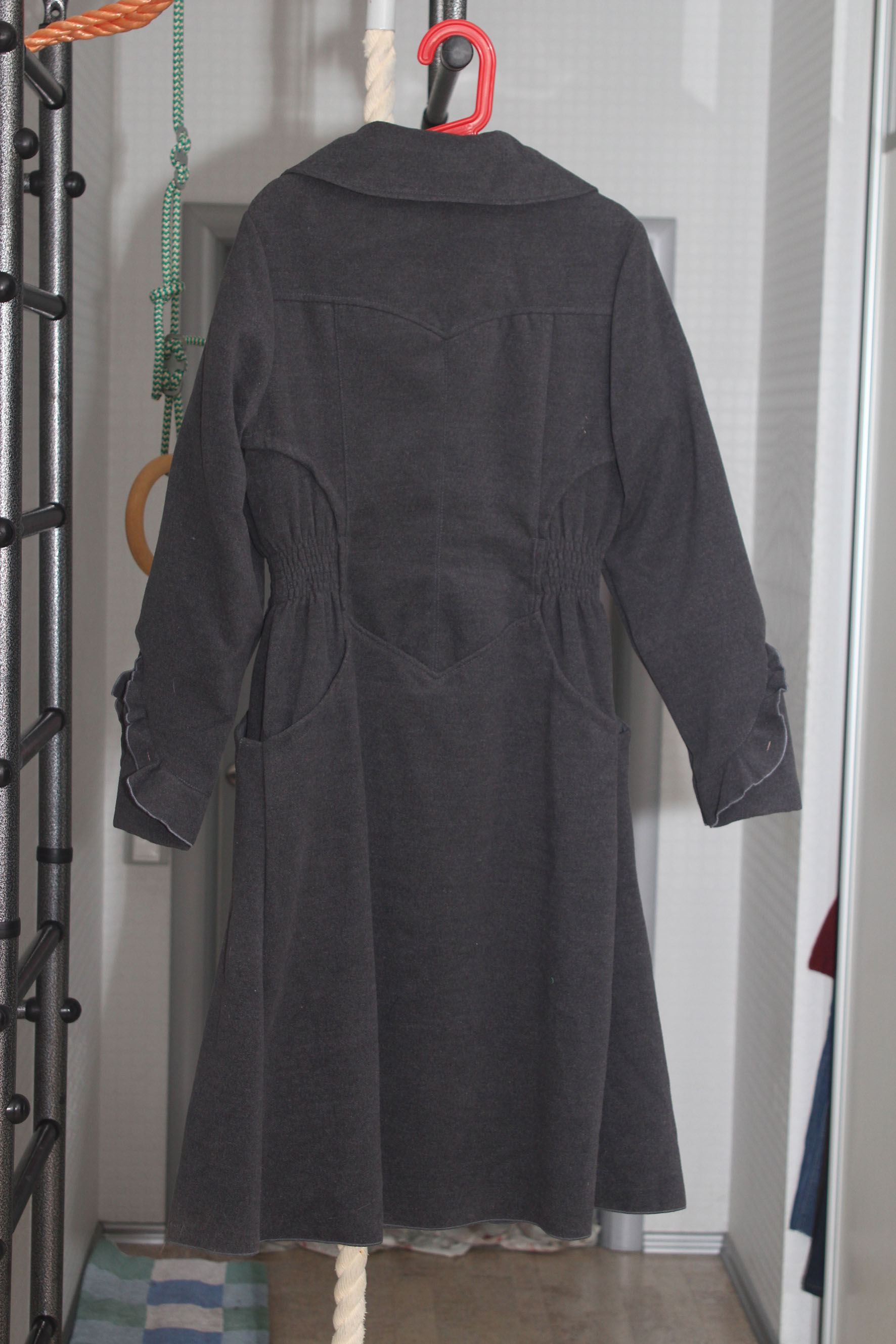 Живое фото плаща от Молинари. ПРИСТРОЕНО