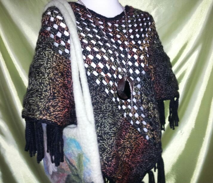 Мелодия весны. Пончо