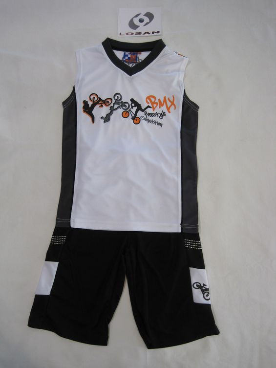 Комплект спорт для мальчика лосан размер 8. Детский пристрой нновое