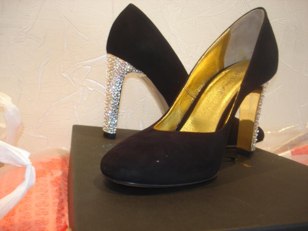 ПРИСТРОЙ взрослой обуви--ТОЛЬКО НОВОЕ