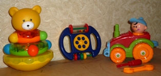 Отдам впридачу к игрушкам