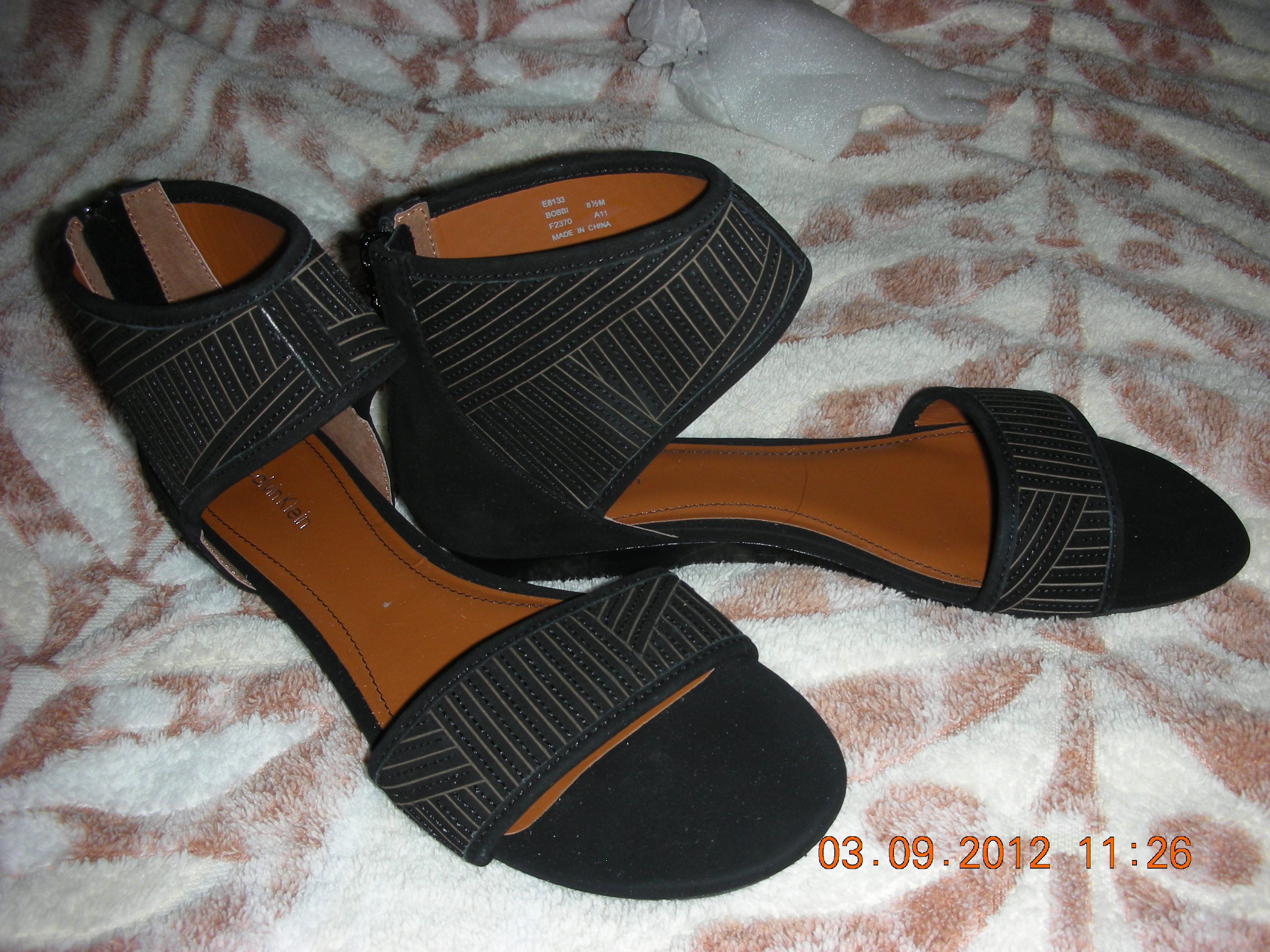 Сандали Calvin Klein нубук р. 8,5 (39) 1800 руб.. летняя обувь и туфли