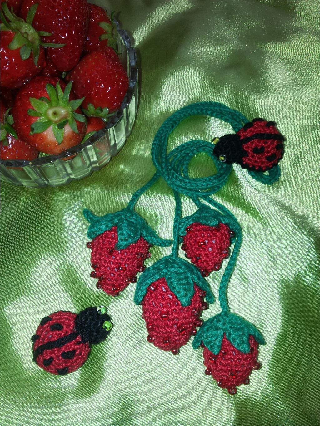 завязочки на косички и брошки - божьи коровки. Головные аксессуары