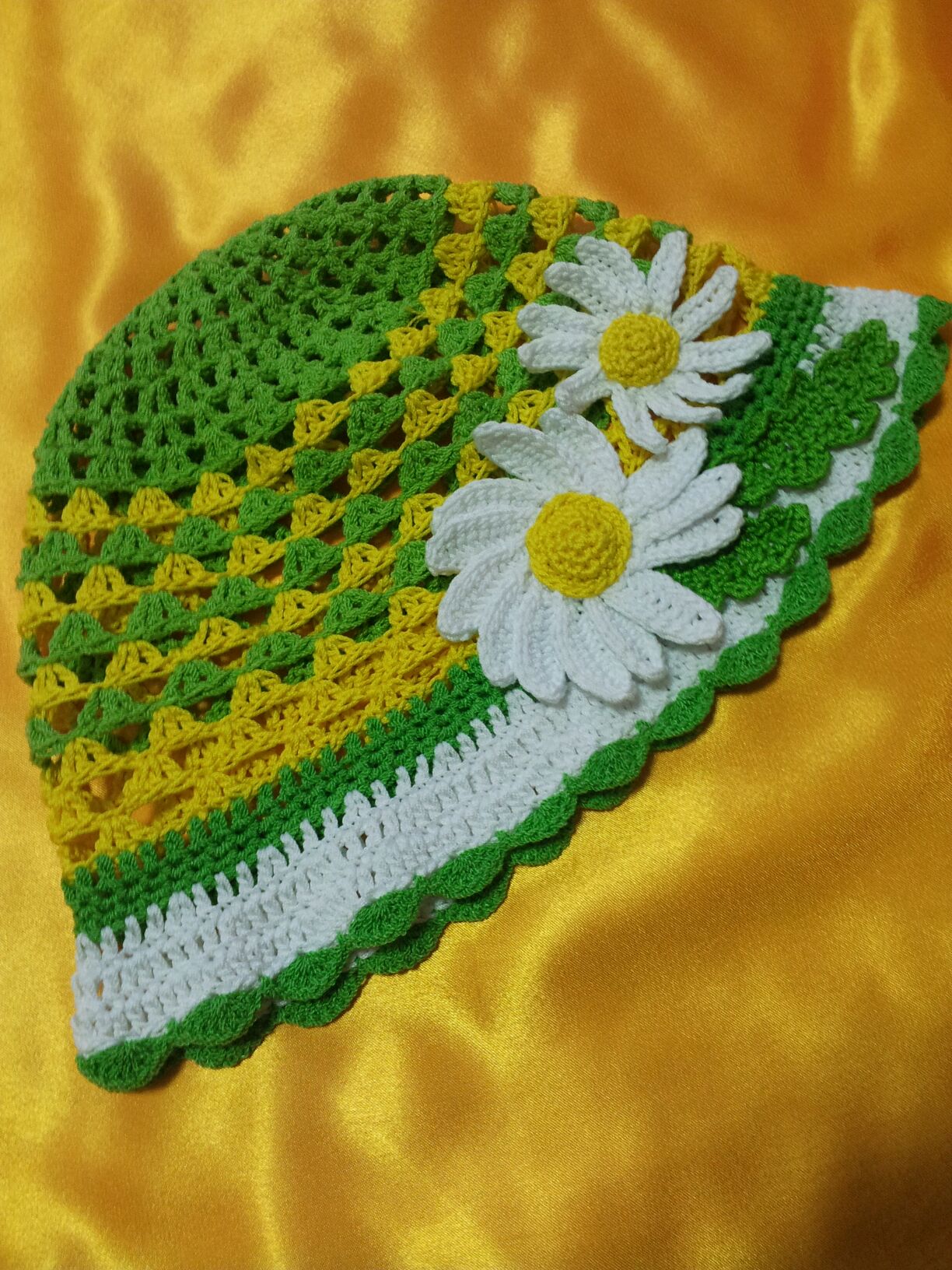 ромашка. Детские летние шапочки