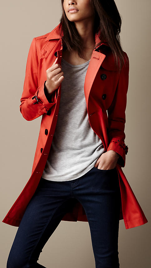 Item 38622541 695 долл. Белый. Красный