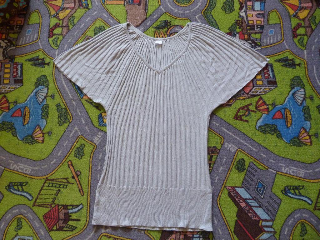 Серая кофточка разлетайка. 250р. Одежда женская