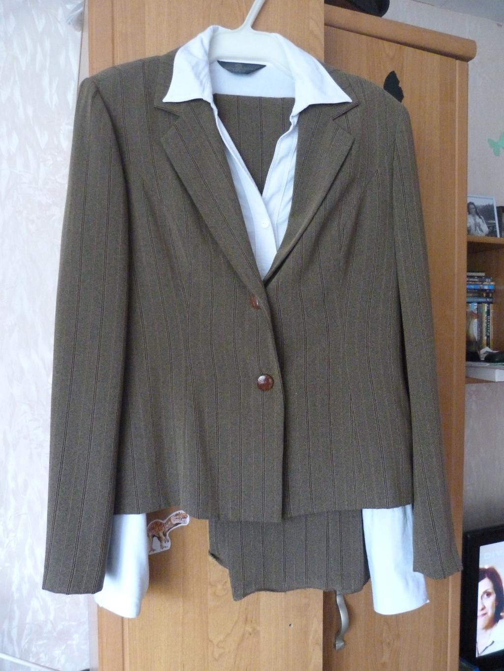 костюм брючный тройка р.48-50. Одежда женская