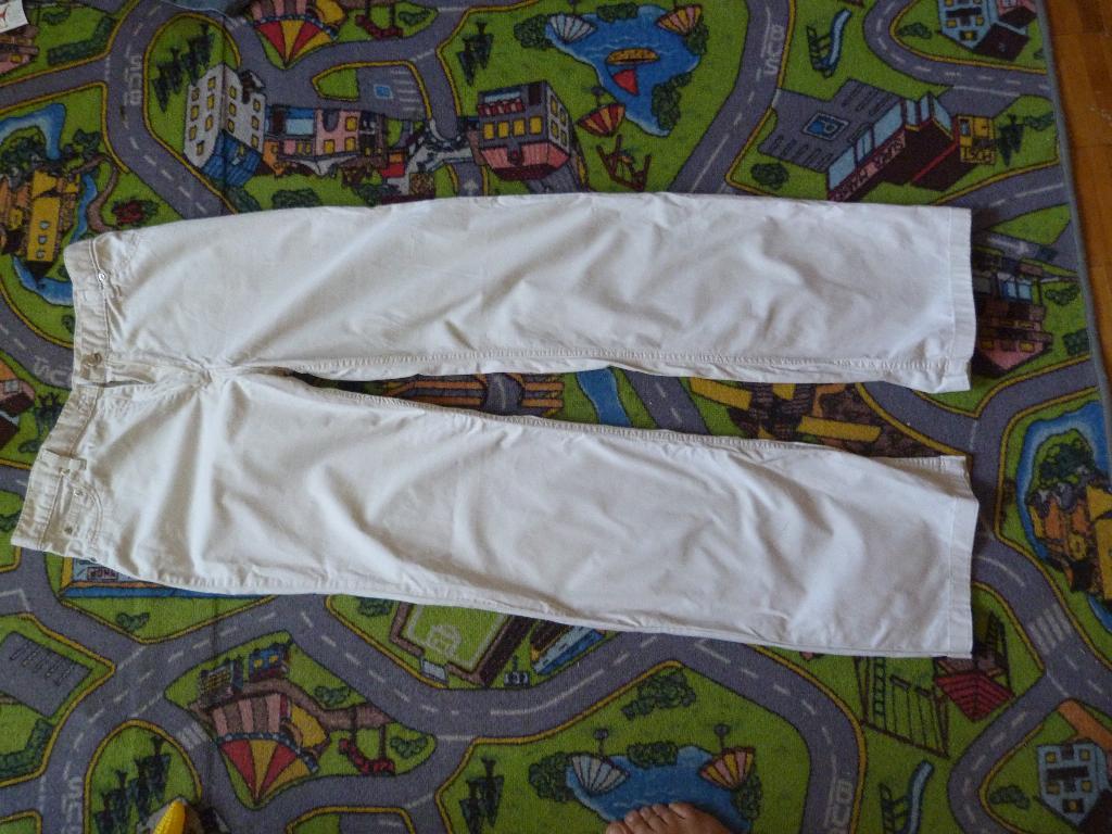 светло-молочные брюки р.48-50 600р в идеале.. Одежда женская