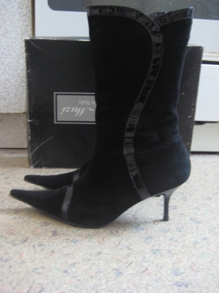 Сапожки нат.замша р.38 350р.. Женское р.44-46