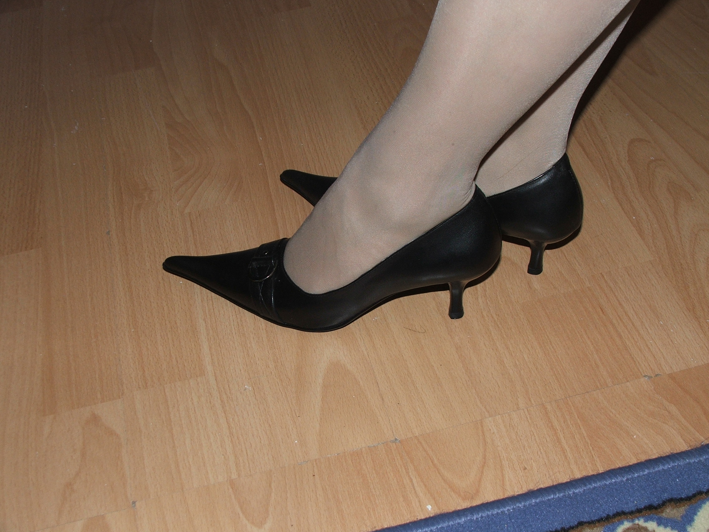 Черные туфли р.38 250р.. Женское р.44-46