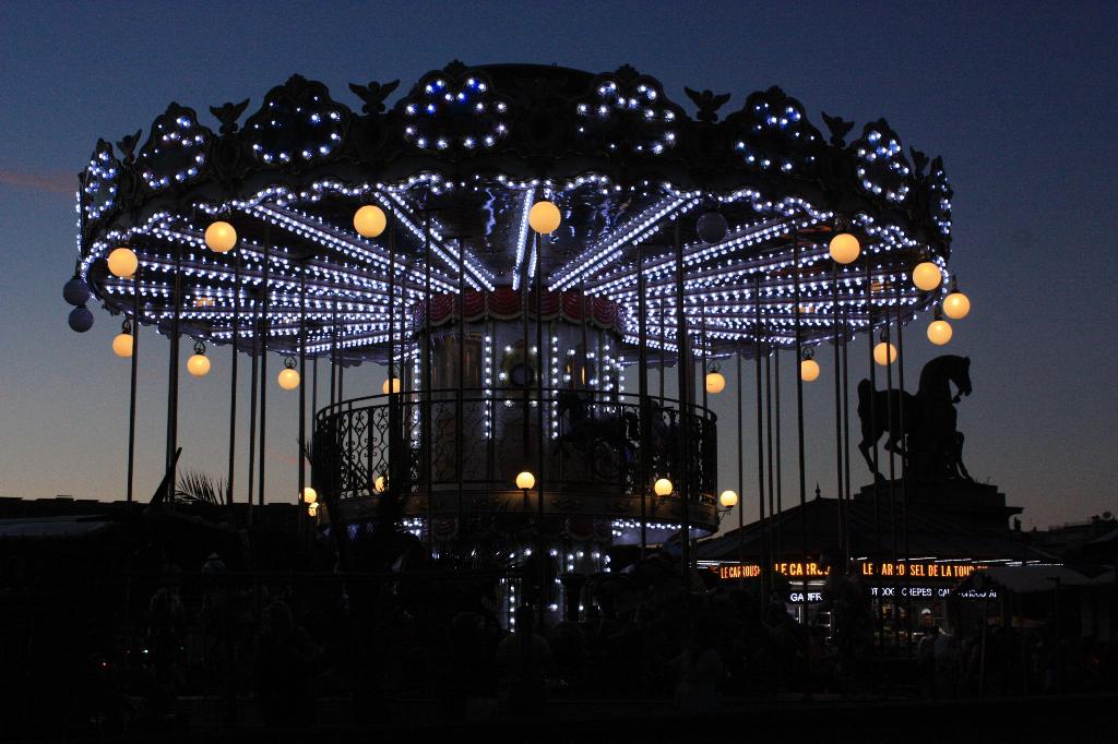 Париж. Осуа