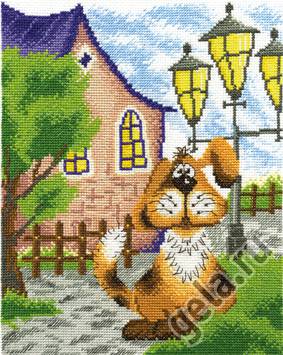 Собачка около дома. Разное о собаках