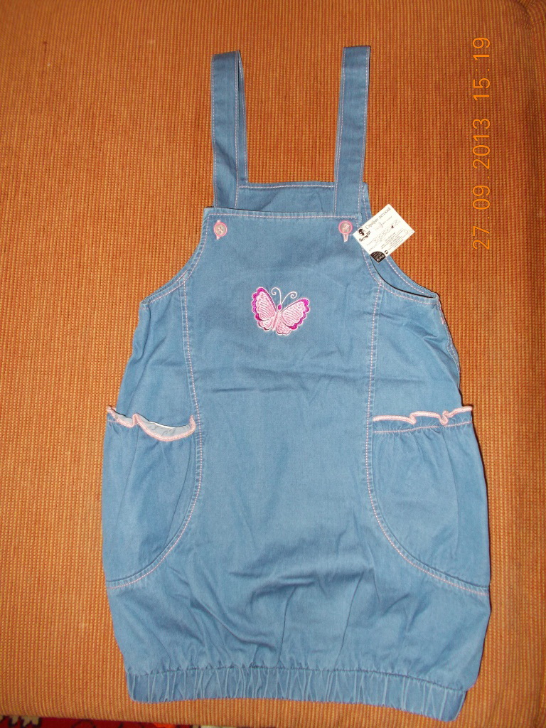 Новый джинсовый сарафан, на рост 110-116 см. Для девочек