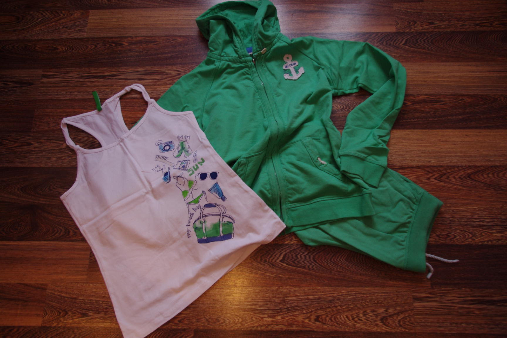 споттр костюм-майораль-+майка-44 размер-800. ЗАБРАЛИ