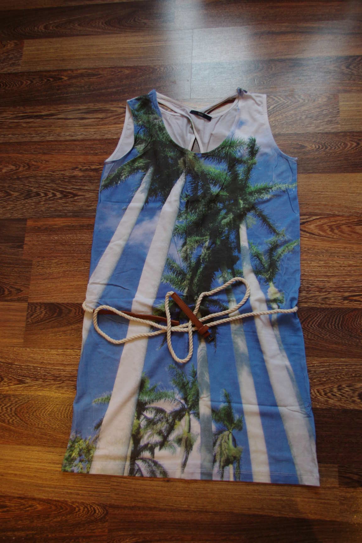 платье  с пояском-тмх-испания-44 размер -1500. КОМИССИОНКА ЖЕНСКОЕ