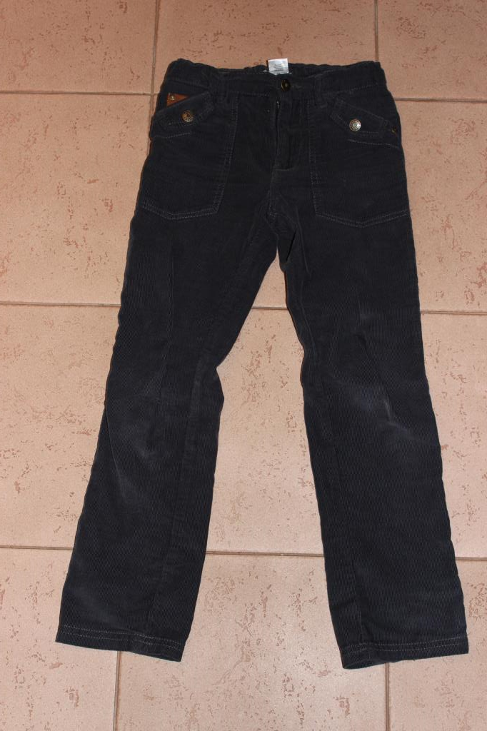 р. 126 темно синий вельвет. отложено