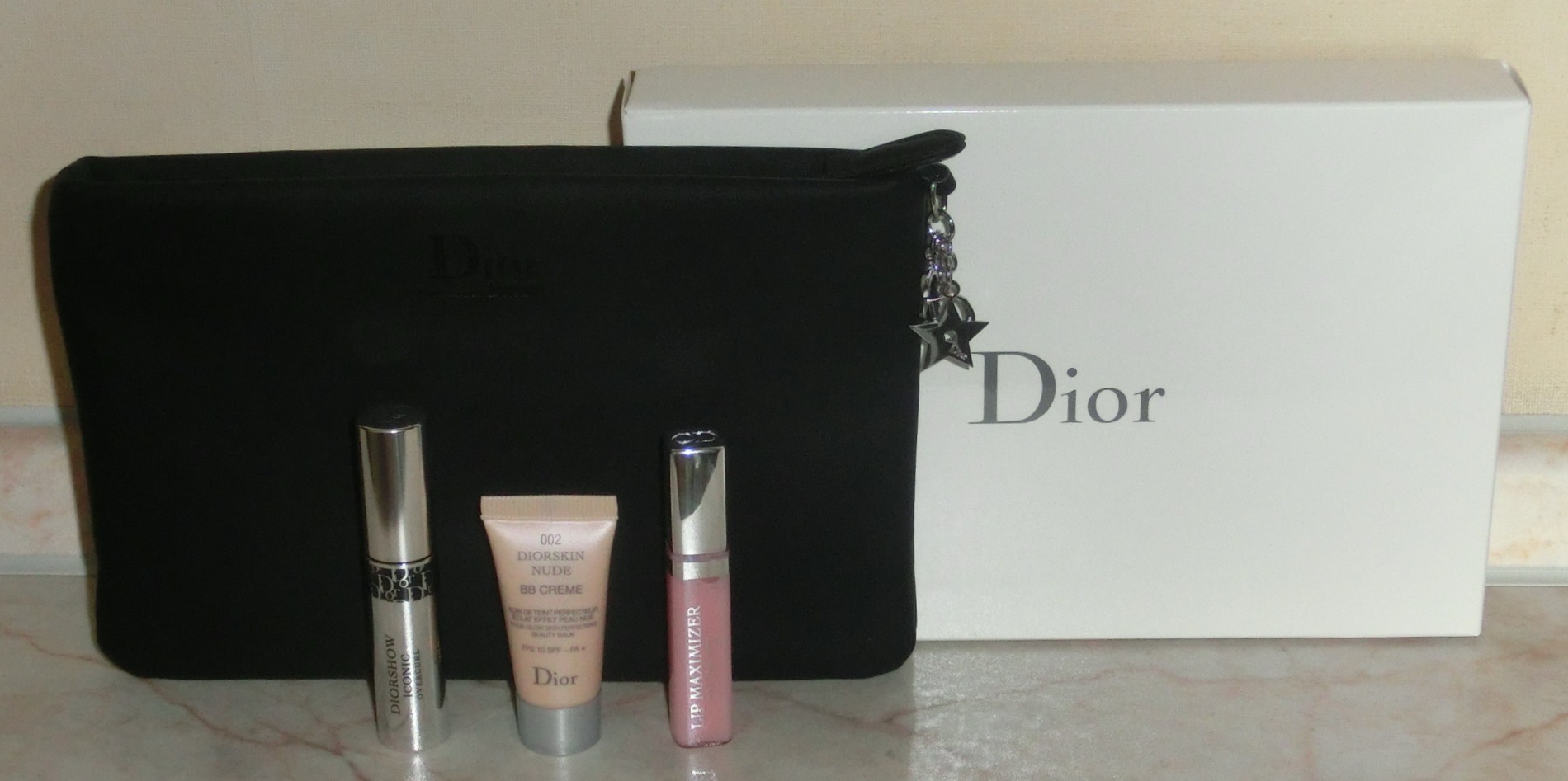 набор D I O R с максимайзером . Наборы косметики... элитка