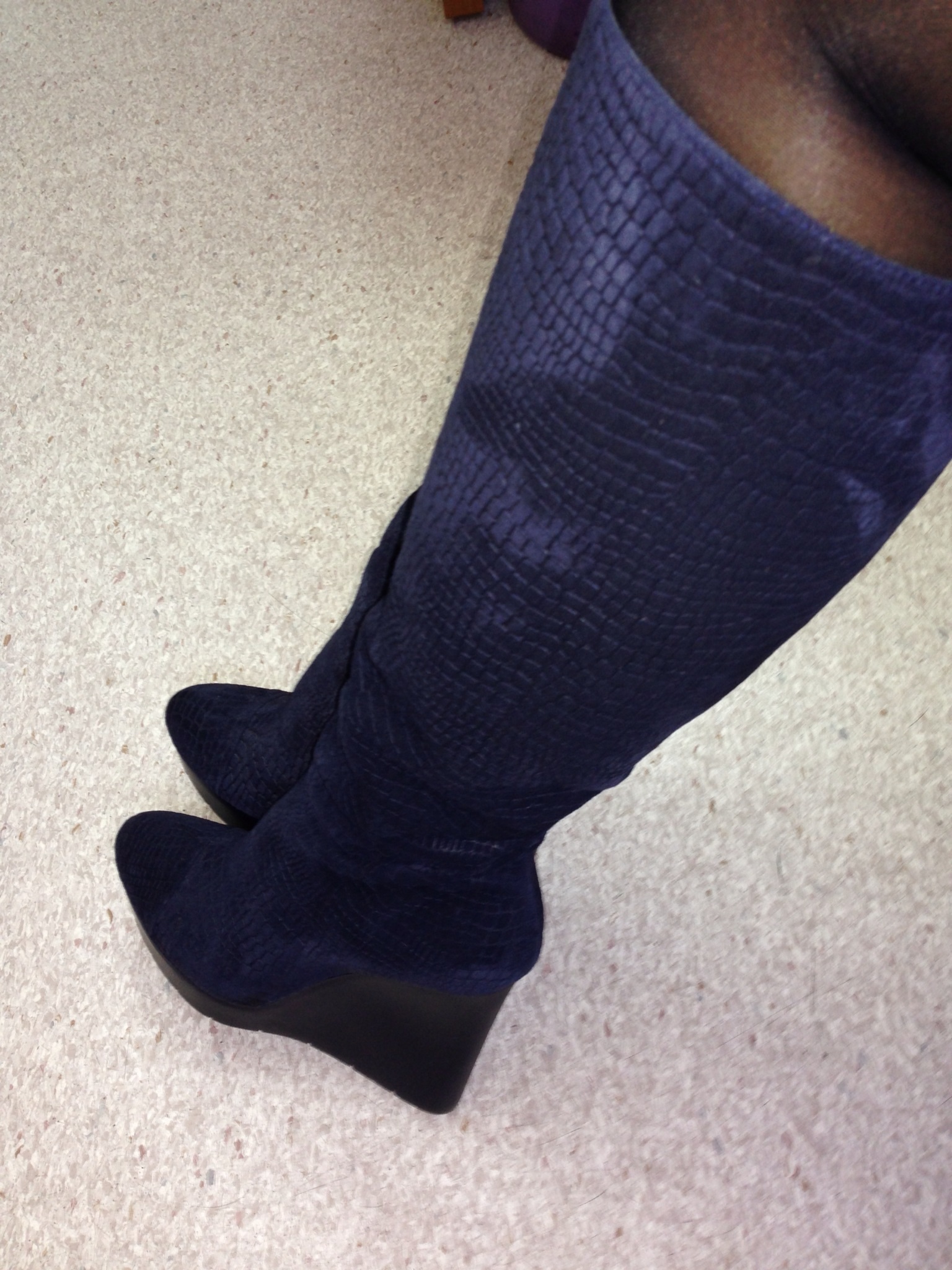 39 размер 227 евро. Комиссионка