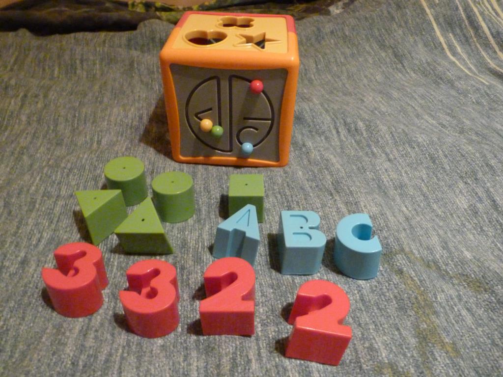 развивающий куб. Игрушки