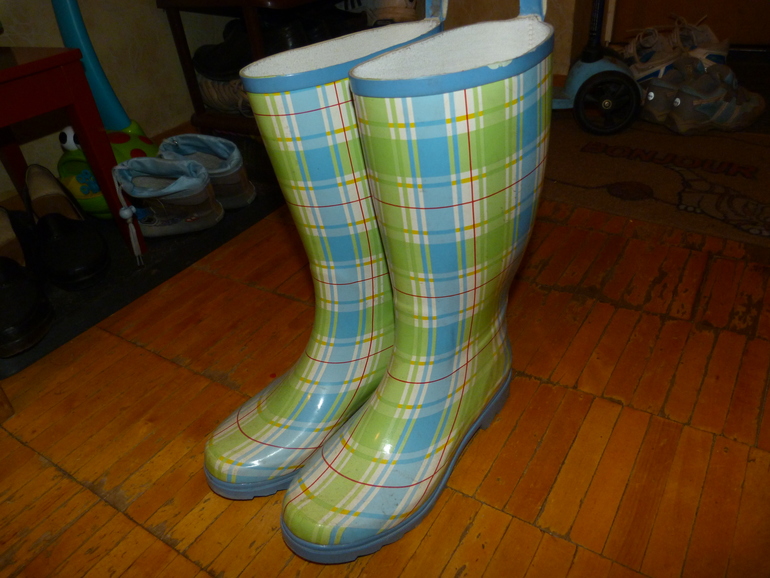 резиновые сапоги р.41. Взрослая обувь