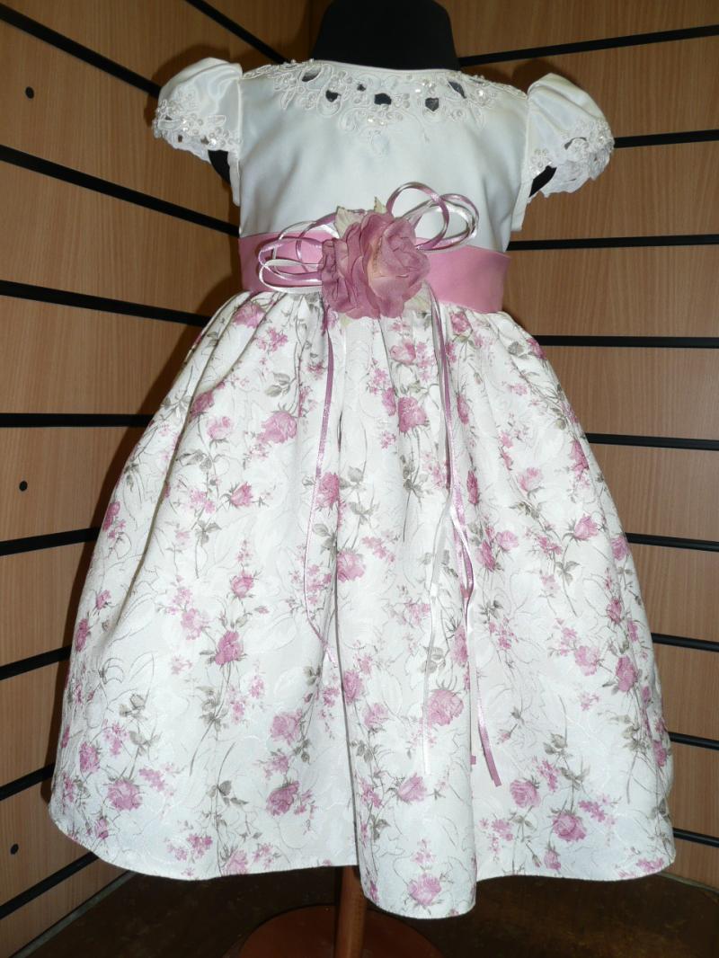 Нежное платье, р.122, цена 1000р.. 116-122