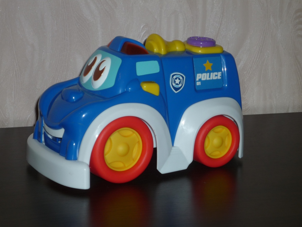 Машинка со звуком. Пристроено