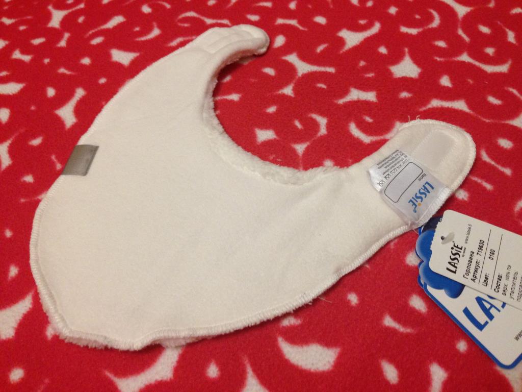 Манишка белая . L*A*S*S*I*E 2014-2015