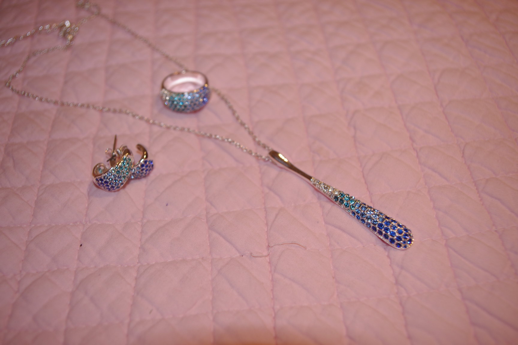 комплект колье+кольцо 17 размер+серьги-300. БИЖУ