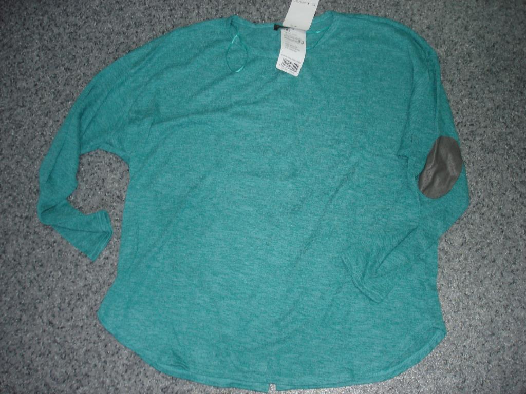 Продаю женское НОВОЕ-ЛЮБАЯ ВЕЩЬ со скидкой отдам