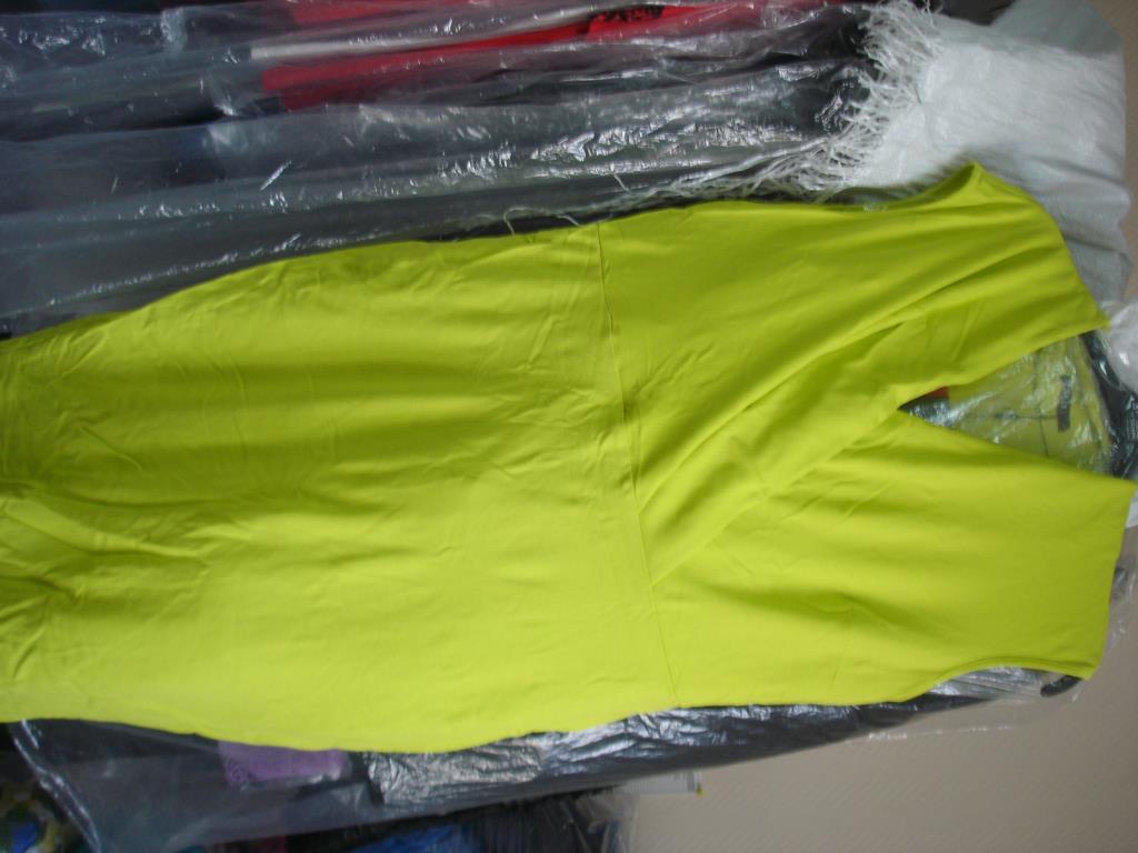 Продаю женское НОВОЕ-ЛЮБАЯ ВЕЩЬ со скидкой отдам