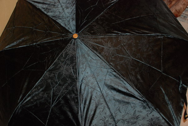 арт 120, хризантемы черный. Есть в наличии слоны