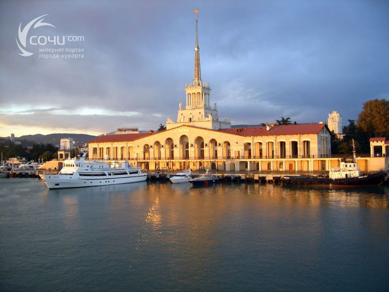 До Сочи - 24 минуты на электричке. Отель Море Sochi