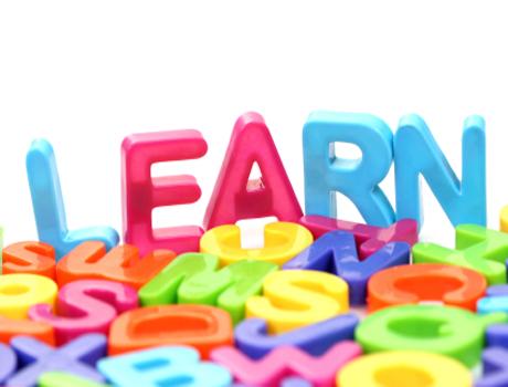 Дети играют и учат английский язык. Отель Море Sochi