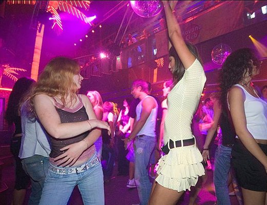 Можно оставить детей с воспитателем и развлечься. Отель Море Sochi