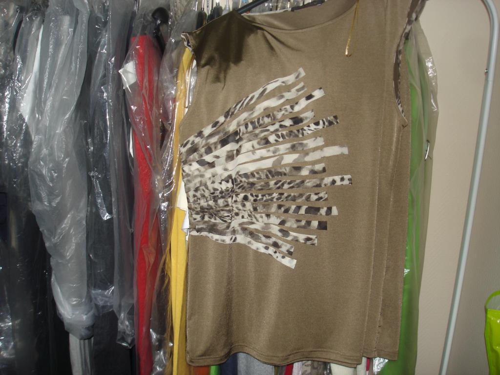 Продаю женское НОВОЕ-ЛЮБАЯ ВЕЩЬ со скидкой отдам