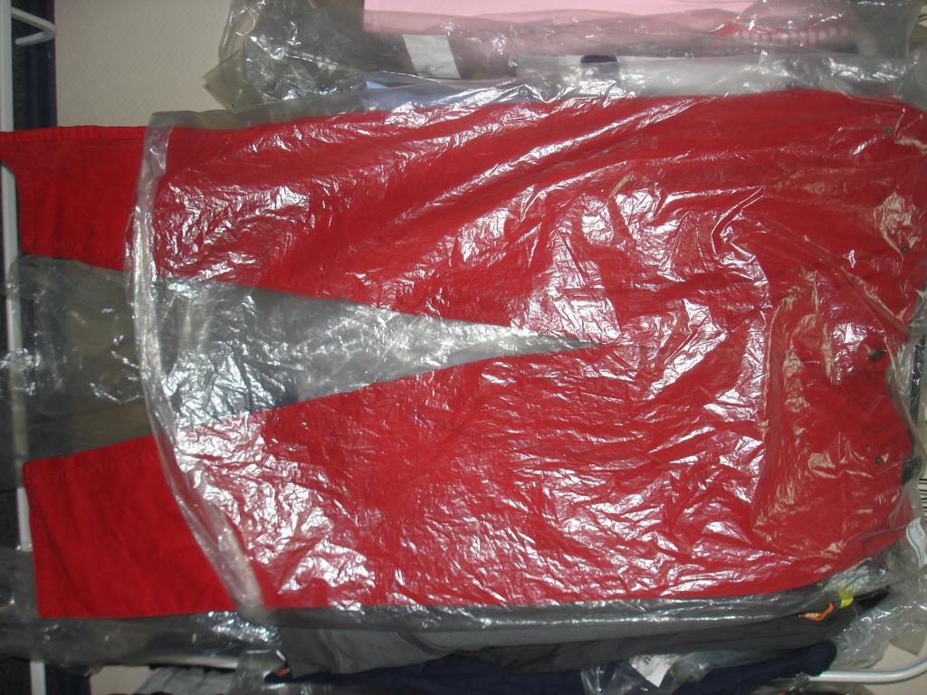 Продаю женское НОВОЕ-ЛЮБАЯ ВЕЩЬ со скидкой отдам