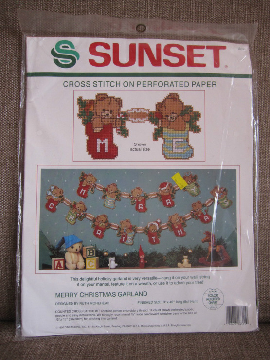 18311 Merry Christmas Garland. Sunset 1