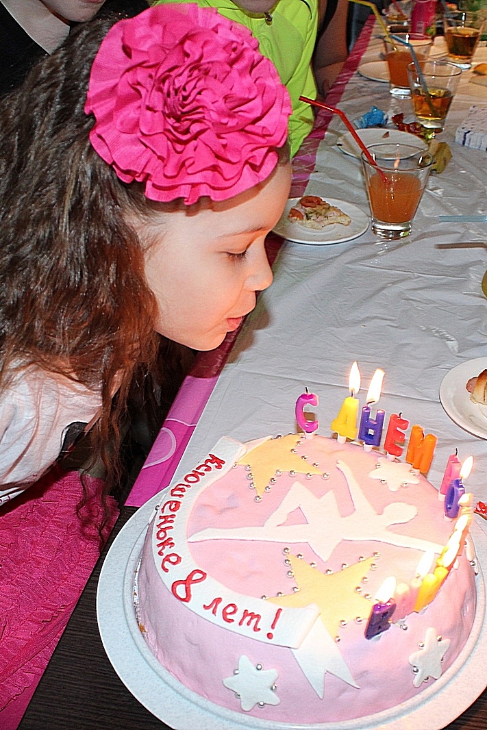 День рождения девочек 12 лет дома. Торт для девочки 7 лет на день рождения. Тортик дочке на 8 лет. Тортики на день рождения дочке 7 лет. Торт дочке на день рождения 6 лет.