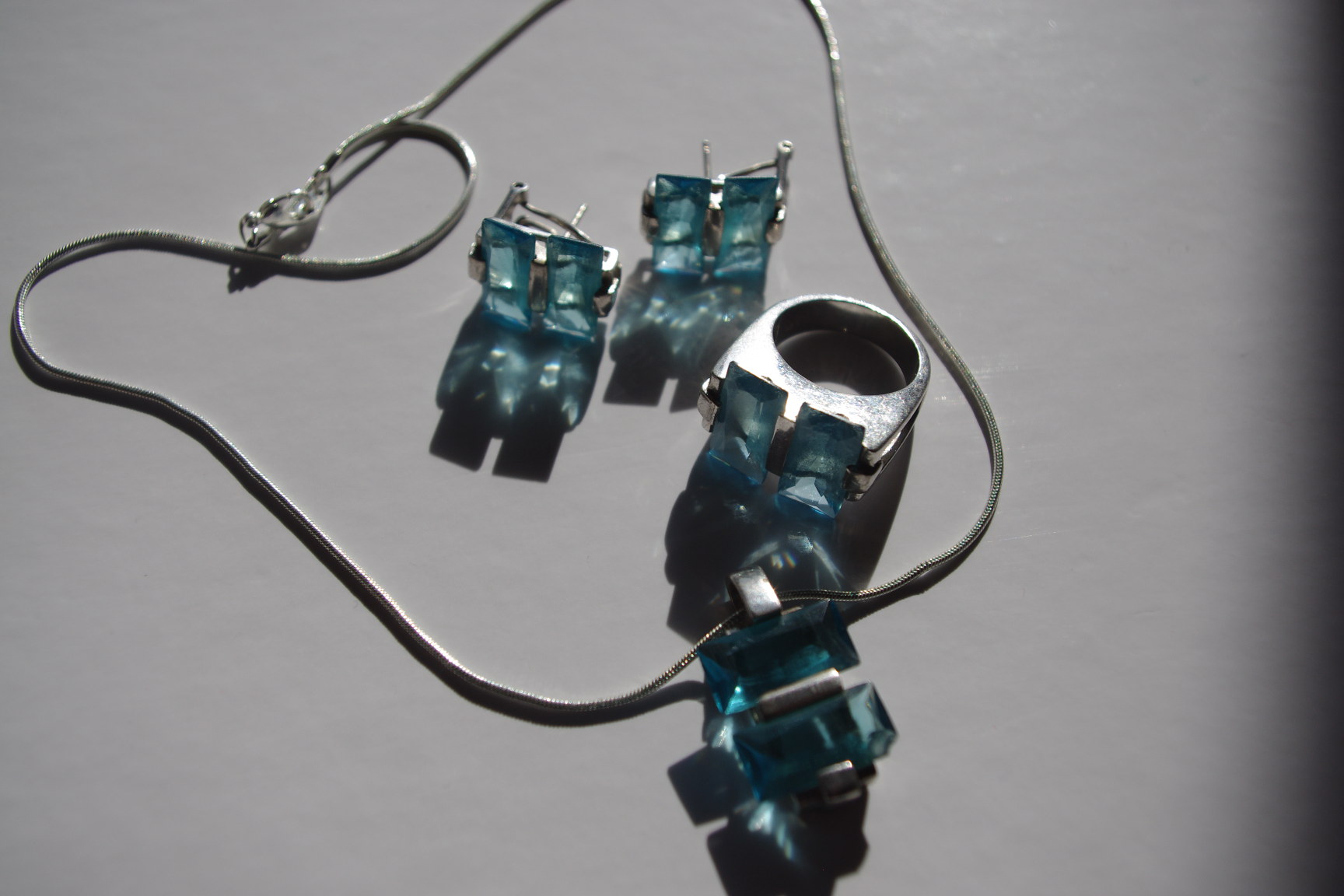 кмплект серебро топаз -600. БИЖУ