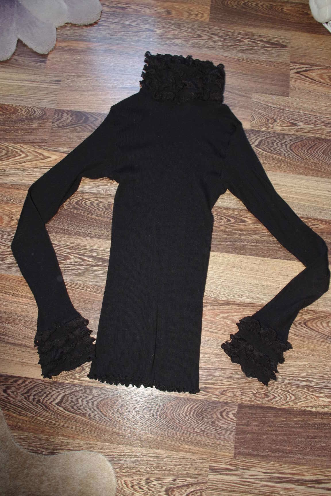 водолазка лапша черная италия-44-500. ЗАБРАЛИ