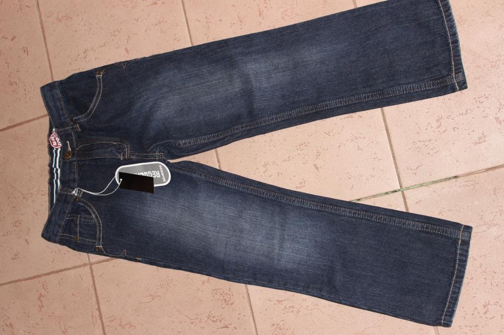 Новые джинсы р. 8. отложено