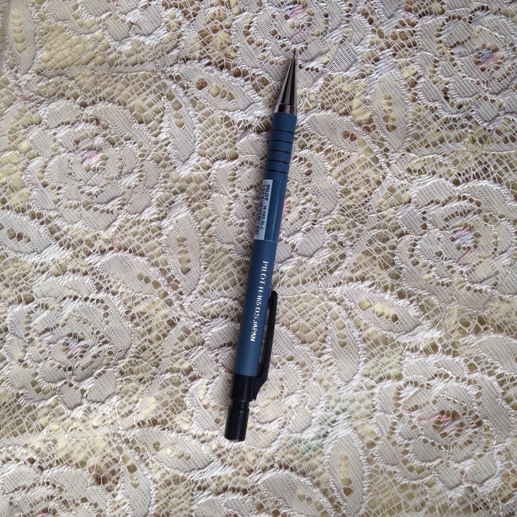 механический карандаш. Канцтовары