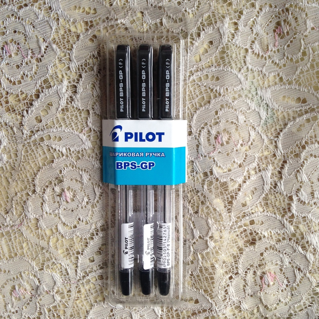 черные шариковые ручки. Экв. 237 руб.. Канцтовары