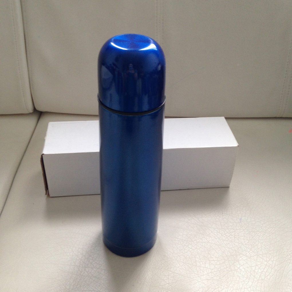 Термос в упаковке. объем 0,5 л.  экв. 450 руб.. Для кухни