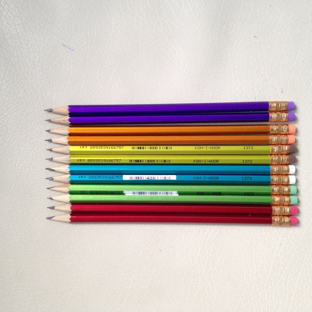 Простые карандаши. Канцтовары
