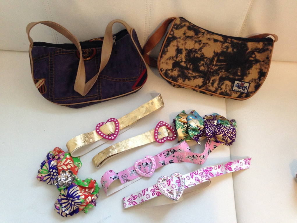 Сумочки для девочки, ремни, заколки. Детские аксессуары