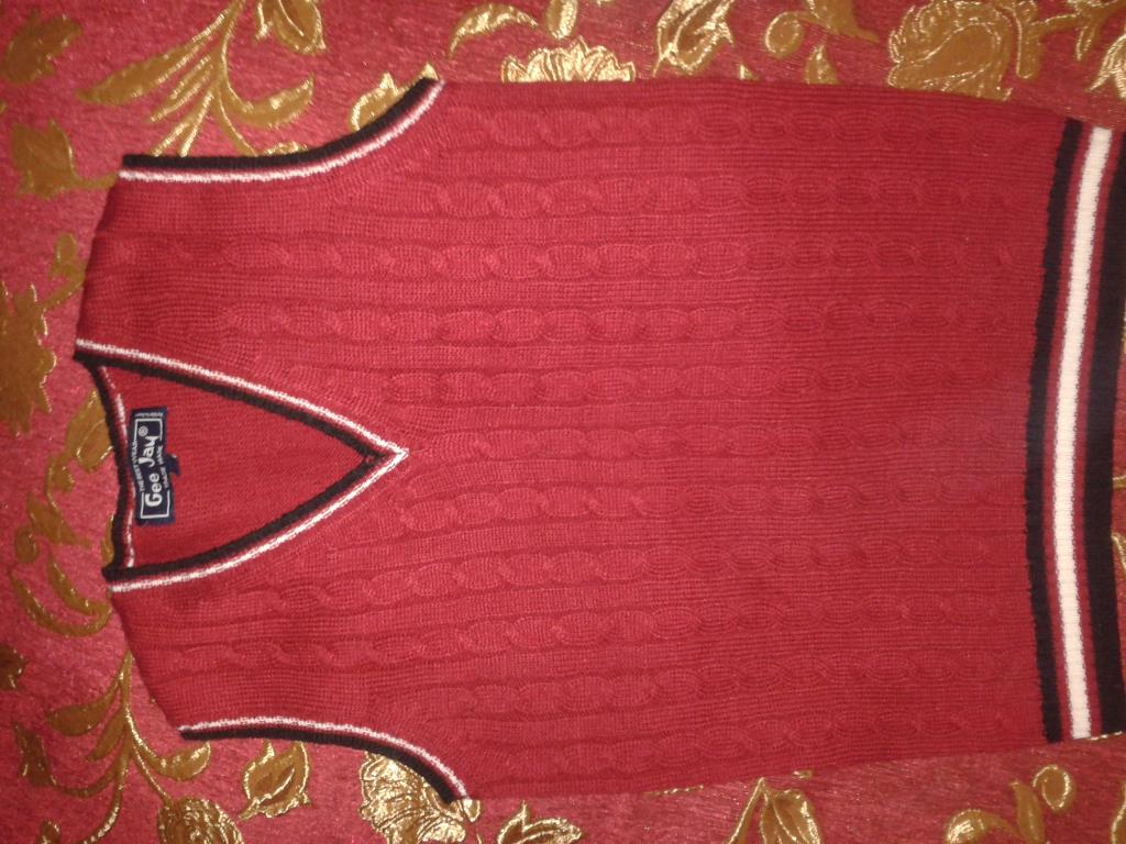 жилетка 152 -200р.. Дет.одежда 7-12лет.(обмен чуть дороже)