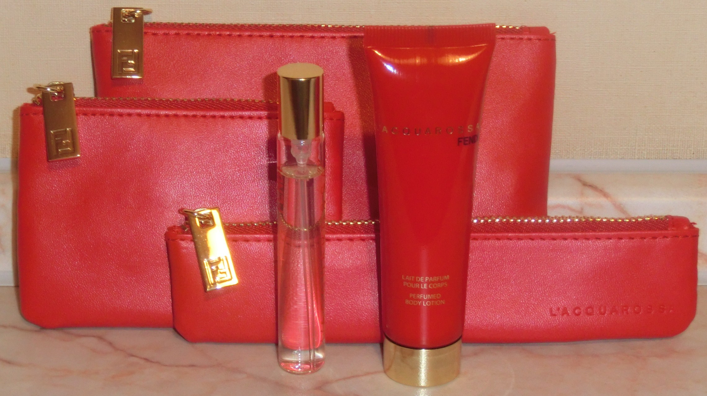 набор FENDI красный. Наборы косметики... элитка