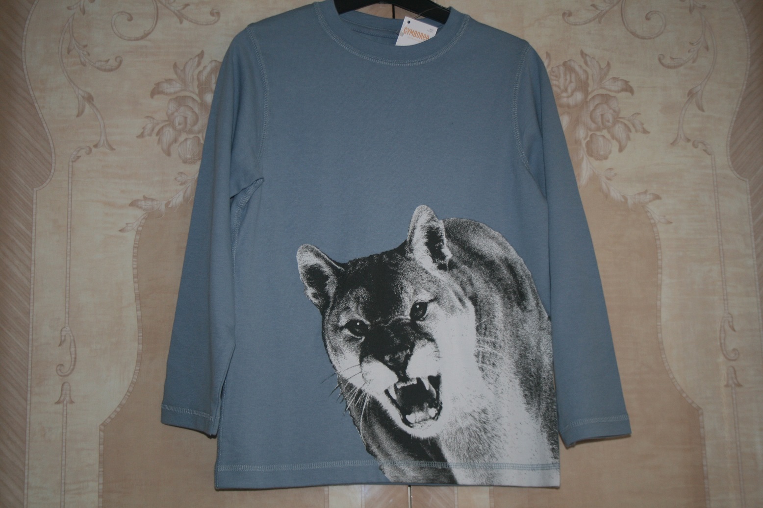 Футболка -лонгслив      новая  р Gymboree  р128   . Вещички и шапочки для  мальчиков.